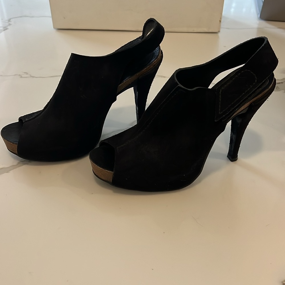 Prefer Garcia Black Suede Open Tor Heels